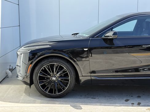 Certified 2024 Cadillac Lyriq Sport w/ LPO, Floor Liner Package AWD/4WD image 5