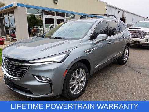 Used 2023 Buick Enclave Essence w/ Experience Buick Package AWD/4WD image 3
