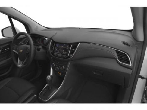 Used 2020 Chevrolet Trax LT w/ LT Convenience Package FWD image 18