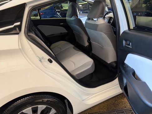 Used 2021 Toyota Prius Prime LE w/ Carpet Mat Package (TMS) FWD image 33