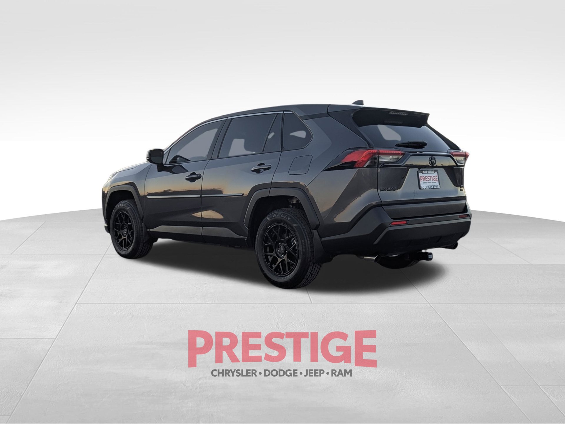 Used 2023 Toyota RAV4 LE AWD/4WD image 9