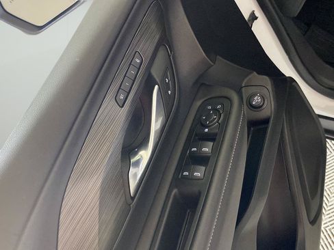 Used 2023 GMC Terrain SLT w/ LPO, Floor Liner Package AWD/4WD image 13