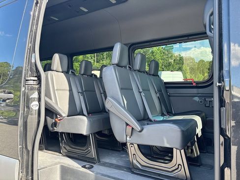 Used 2024 Mercedes-Benz Sprinter 2500 image 21