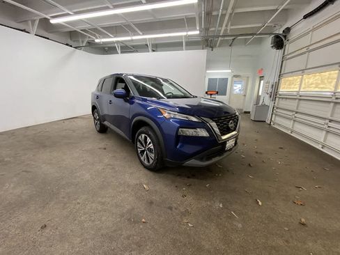 Used 2023 Nissan Rogue SV image 8