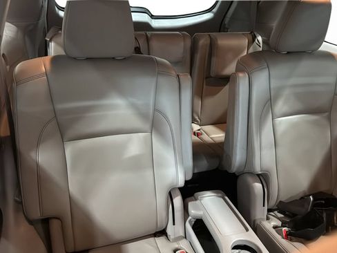 Used 2019 Toyota Highlander XLE AWD/4WD image 13