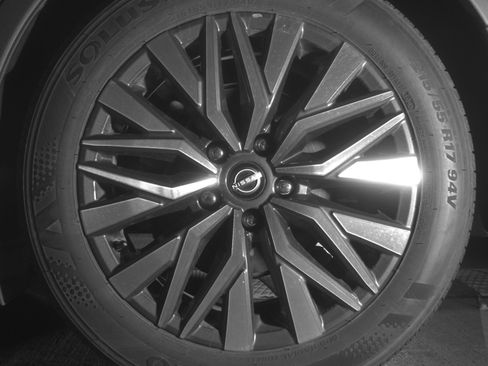 Used 2025 Nissan Altima 2.5 SV image 14