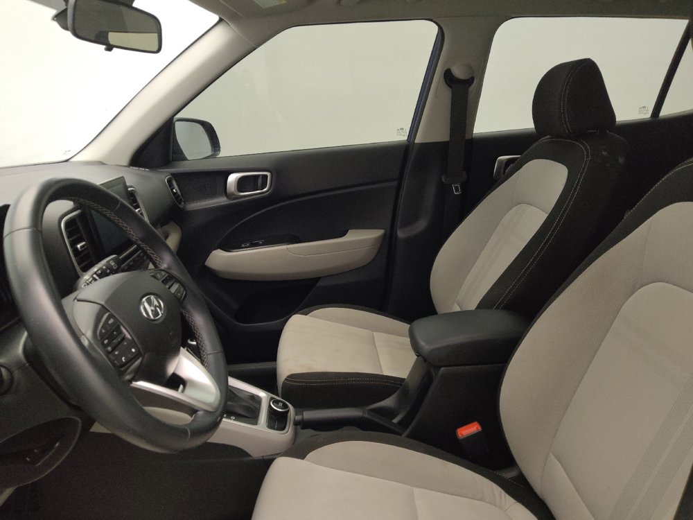 Used 2023 Hyundai Venue SEL FWD image 17