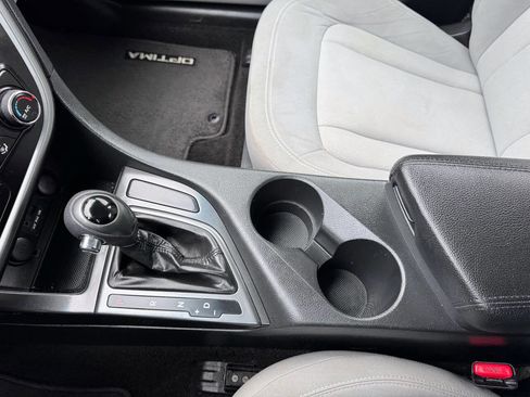 Used 2011 Kia Optima LX image 24