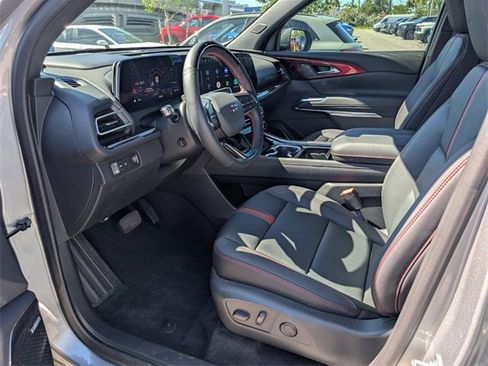 Certified 2025 Chevrolet Traverse RS w/ LPO, Floor Liner Package image 7