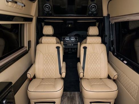 Used 2021 Mercedes-Benz Sprinter 3500 image 14