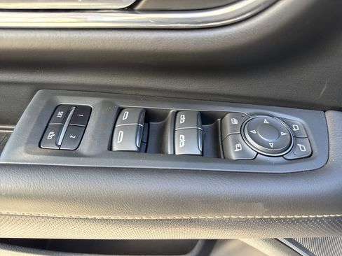 Used 2023 Chevrolet Tahoe Premier AWD/4WD image 15