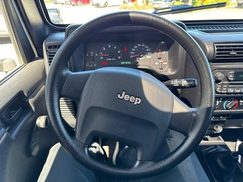 Used 2005 Jeep Wrangler X AWD/4WD image 14