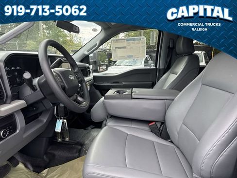New 2025 Ford F450 XL image 19
