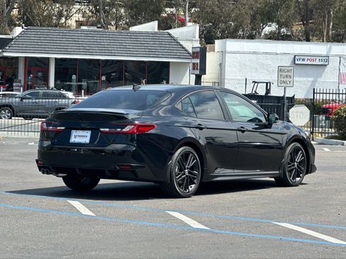 New 2026 Toyota Camry Hybrid FWD image 5