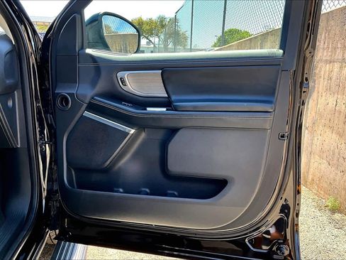 Used 2025 Ford Expedition Max Platinum image 23