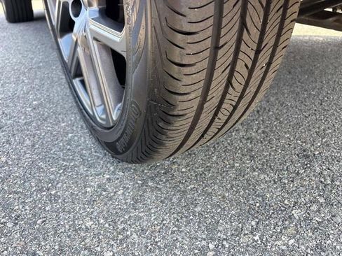 Certified 2024 Jeep Compass Limited w/ High Altitude Package image 8