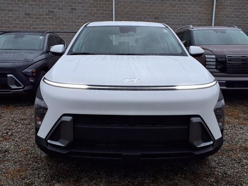 New 2026 Hyundai Kona SE image 2