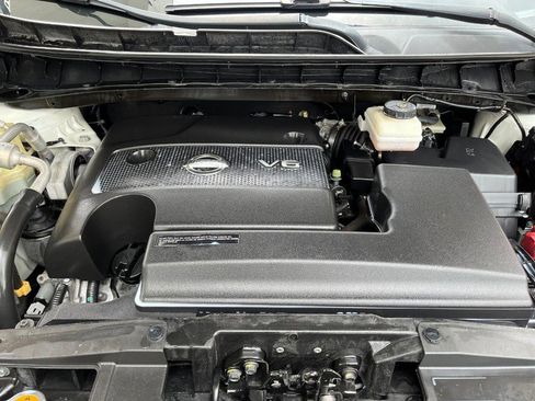 Used 2016 Nissan Murano Platinum w/ Platinum Technology Package FWD image 13