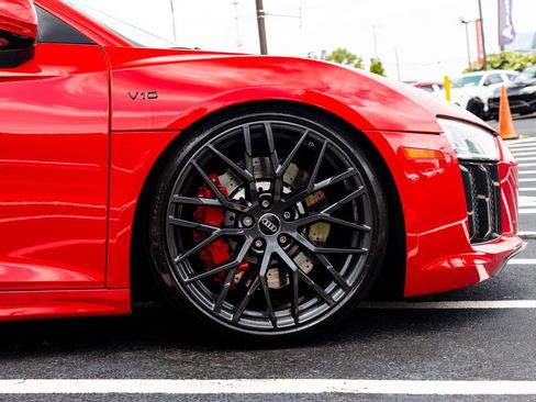 Used 2017 Audi R8 V10 w/ Carbon Exterior Package AWD/4WD image 11