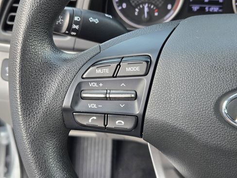Used 2019 Hyundai Elantra SE FWD image 15