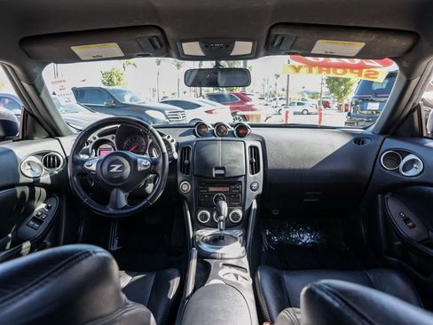 Used 2010 Nissan 370Z Coupe image 23