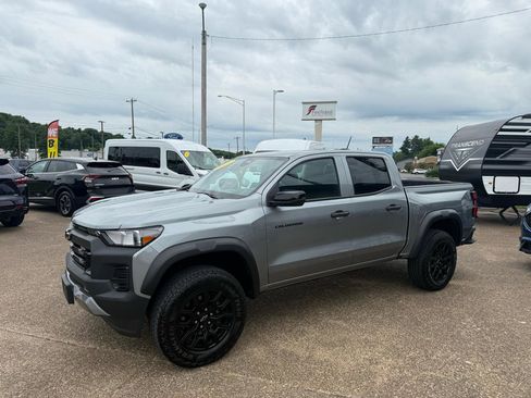 Used 2024 Chevrolet Colorado Trail Boss w/ Advanced Trailering Package AWD/4WD image 3