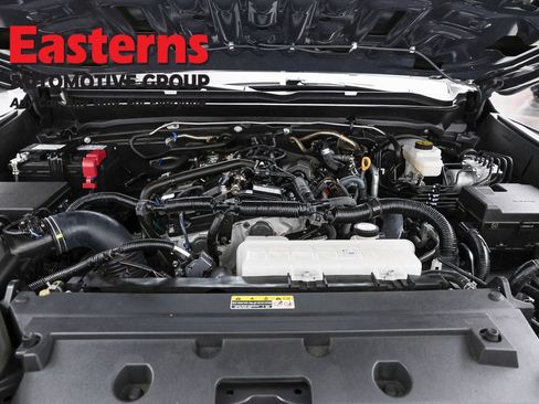 Used 2025 Toyota Tacoma SR5 AWD/4WD image 7