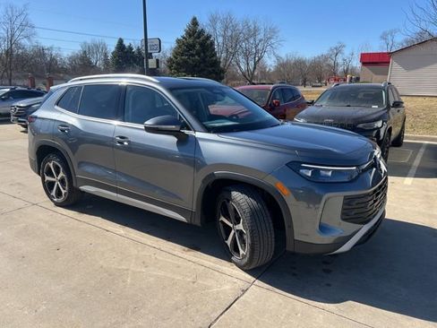 New 2026 Volkswagen Tiguan SE image 1