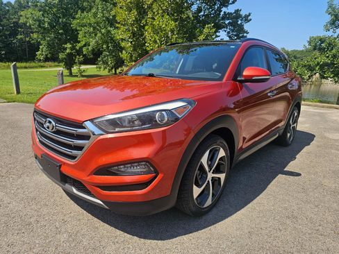 Used 2016 Hyundai Tucson Limited w/ Option Group 03 FWD image 11