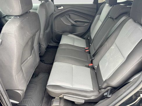 Used 2017 Ford Escape SE w/ Equipment Group 201A FWD image 18