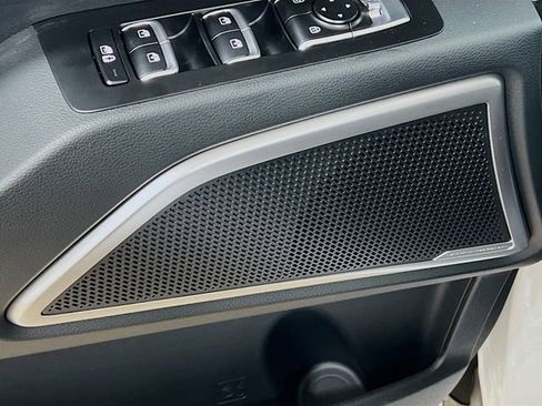 New 2025 Kia Telluride S image 19