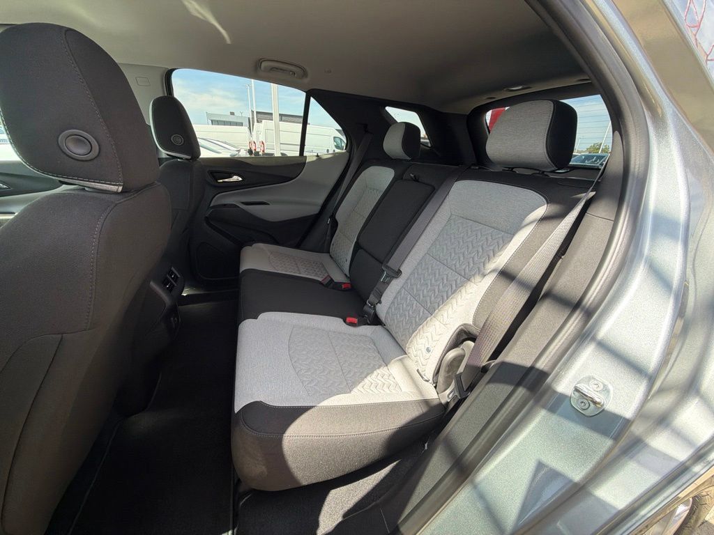 Used 2023 Chevrolet Equinox LT w/ Driver Convenience Package AWD/4WD image 16