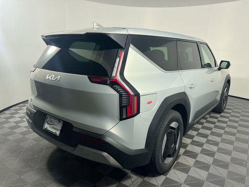 New 2026 Kia EV9 Wind image 3
