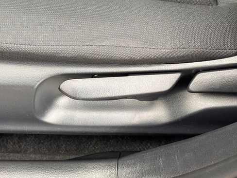 Used 2025 Toyota Corolla LE image 12