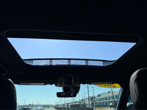 Used 2025 Jeep Grand Cherokee L Laredo image 30