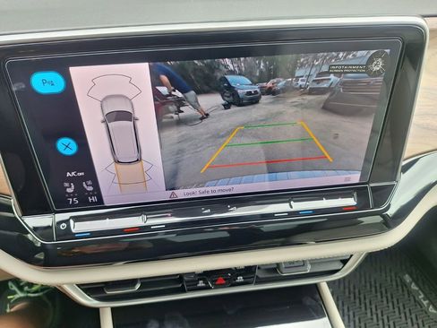 New 2026 Volkswagen Atlas SE image 16