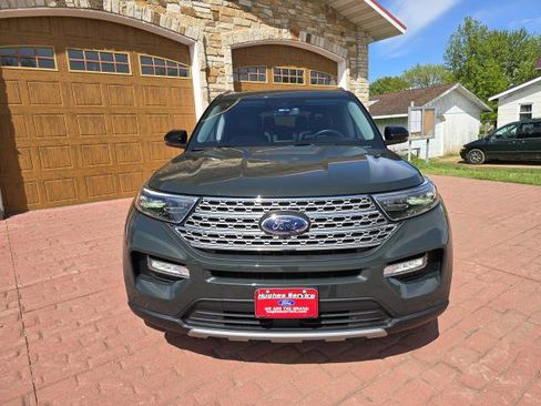 Used 2023 Ford Explorer Limited w/ Equipment Group 301A AWD/4WD image 8