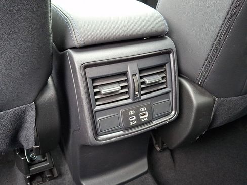 Certified 2025 Subaru Forester Limited image 11