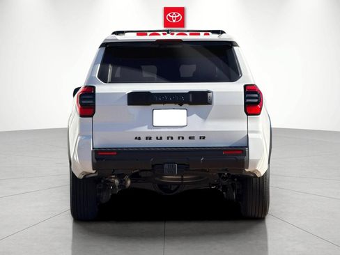 New 2026 Toyota 4Runner SR5 AWD/4WD image 4