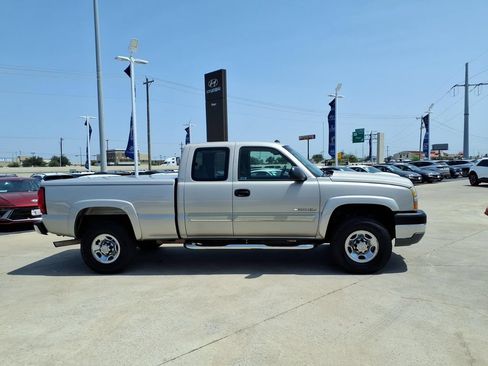 Used 2005 Chevrolet Silverado 2500 LS RWD image 6