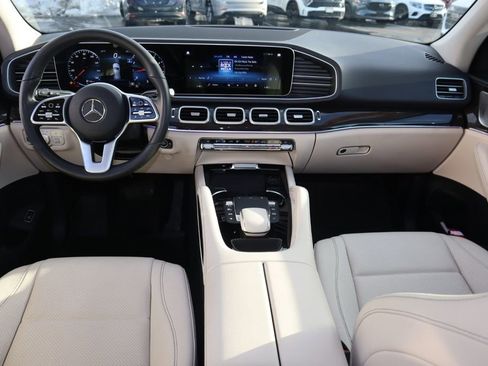 Used 2021 Mercedes-Benz GLE 350 4MATIC w/ Premium Package image 9
