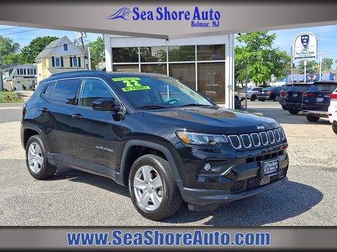 Used 2022 Jeep Compass Latitude w/ Convenience Group AWD/4WD image 1