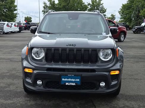 Certified 2023 Jeep Renegade Altitude w/ Sun/Sound Group AWD/4WD image 3