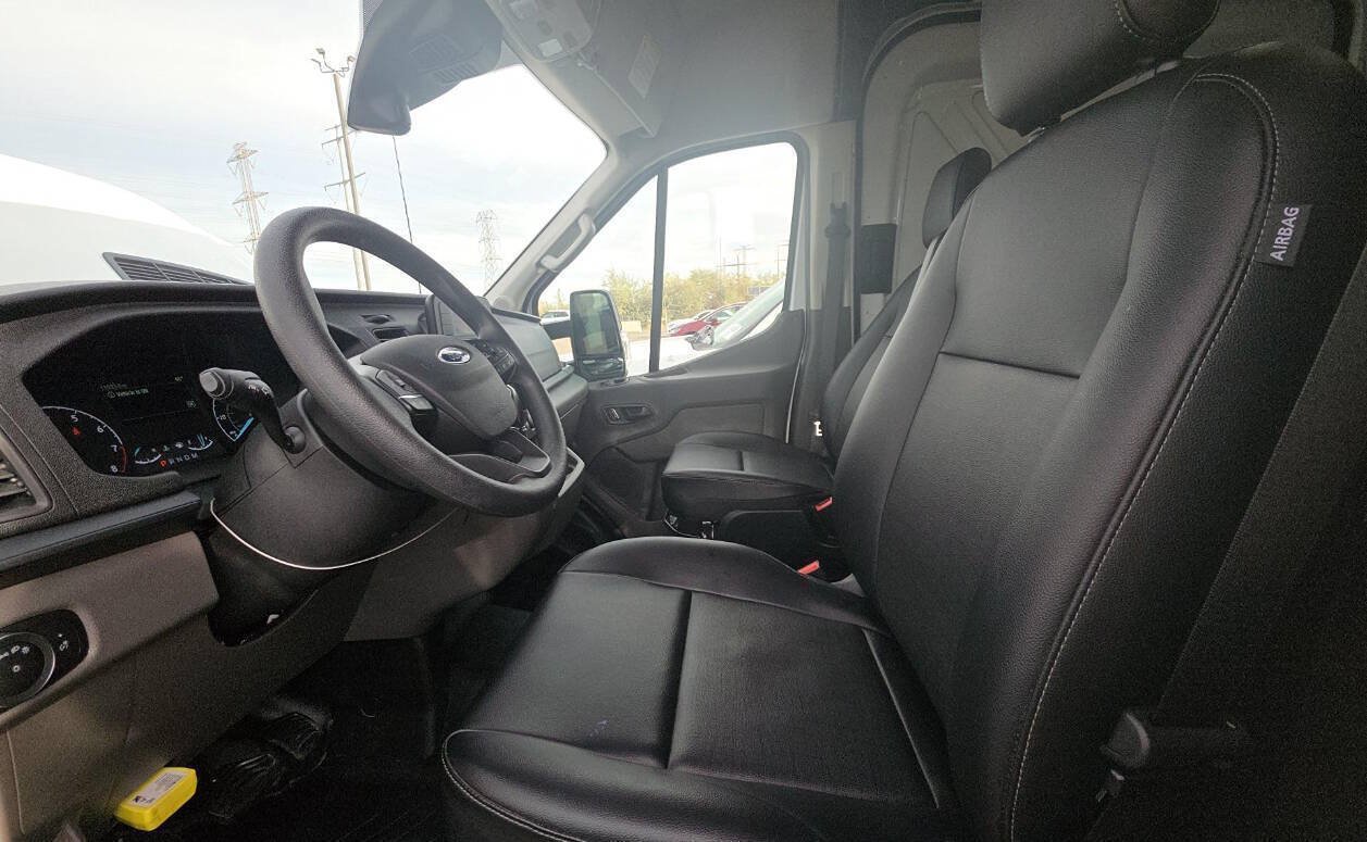 Used 2025 Ford Transit 350 148 Medium Roof AWD image 9