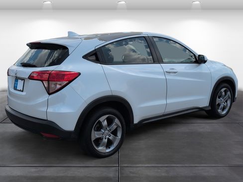 Used 2017 Honda HR-V LX image 5