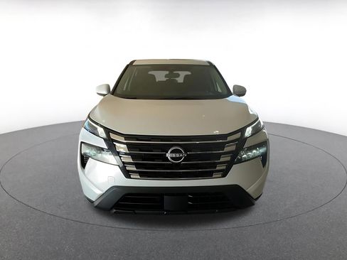 Used 2025 Nissan Rogue SV image 4