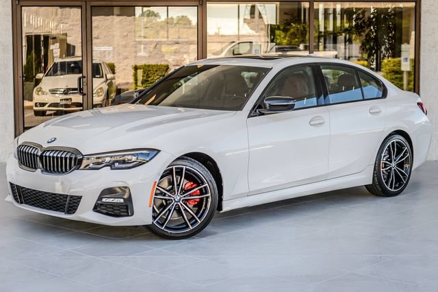 Used 2022 BMW 330i Sedan w/ M Sport Package RWD image 2