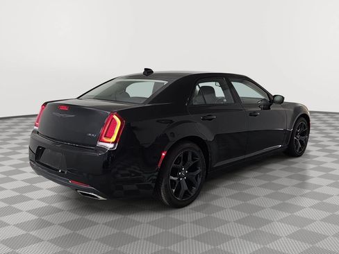 Used 2021 Chrysler 300 Touring w/ Sport Appearance Package RWD image 8