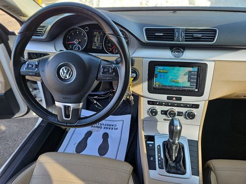 Used 2014 Volkswagen CC R-Line image 22