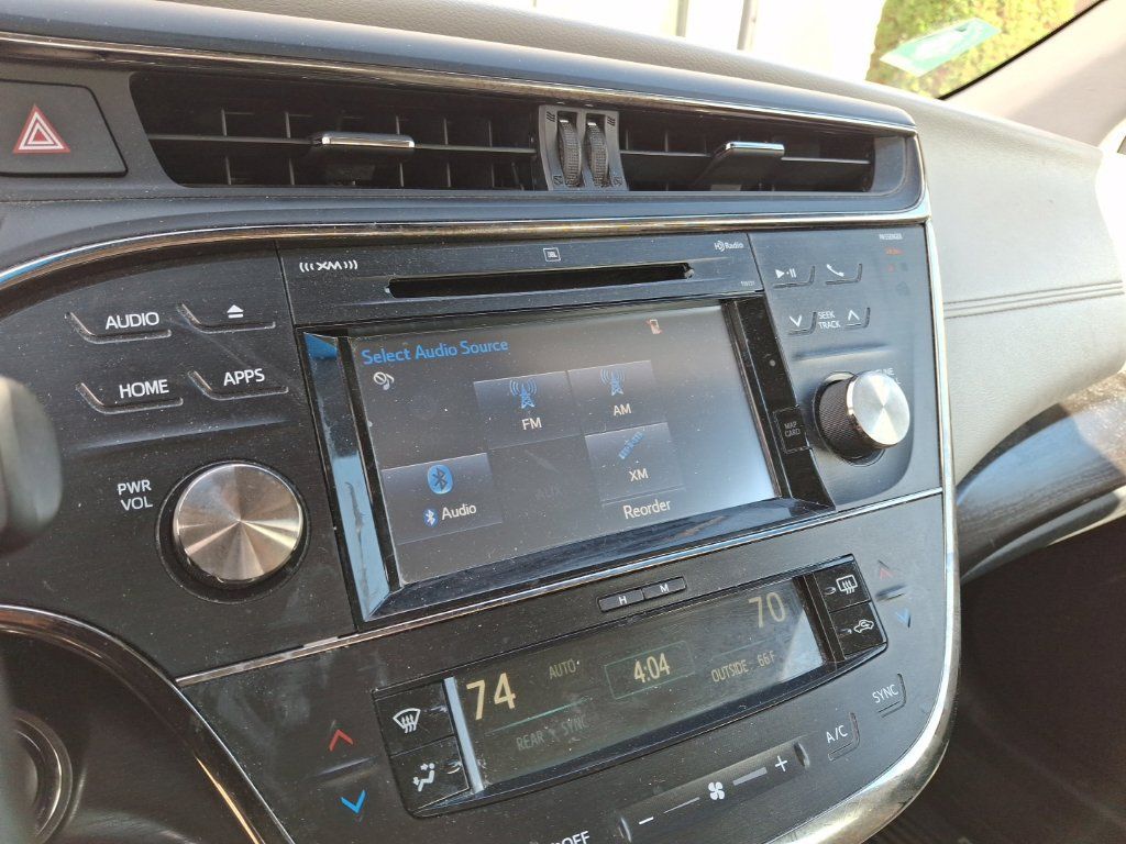 Used 2018 Toyota Avalon Limited w/ All Weather Liner Package FWD image 5